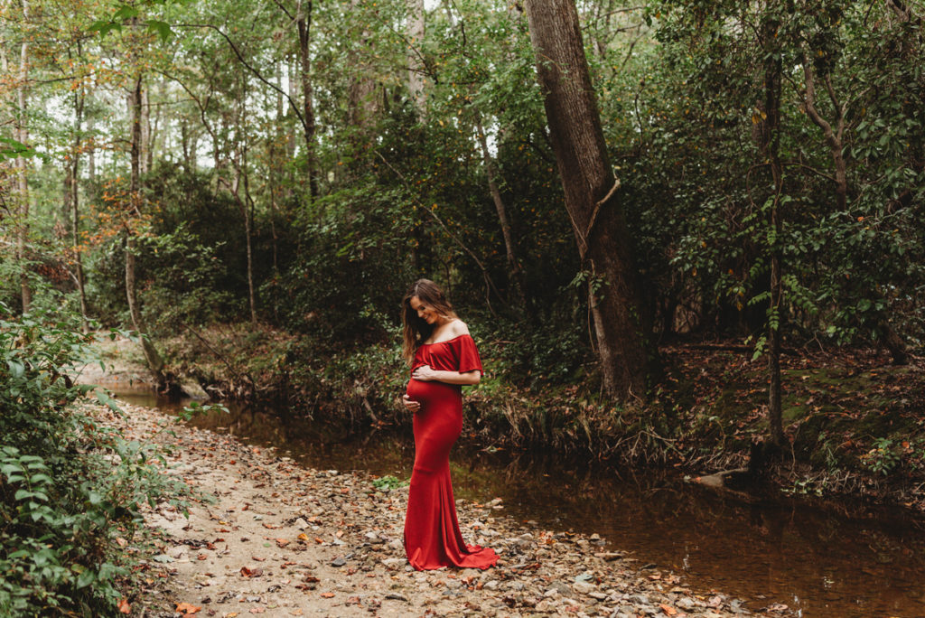 creekside maternity session